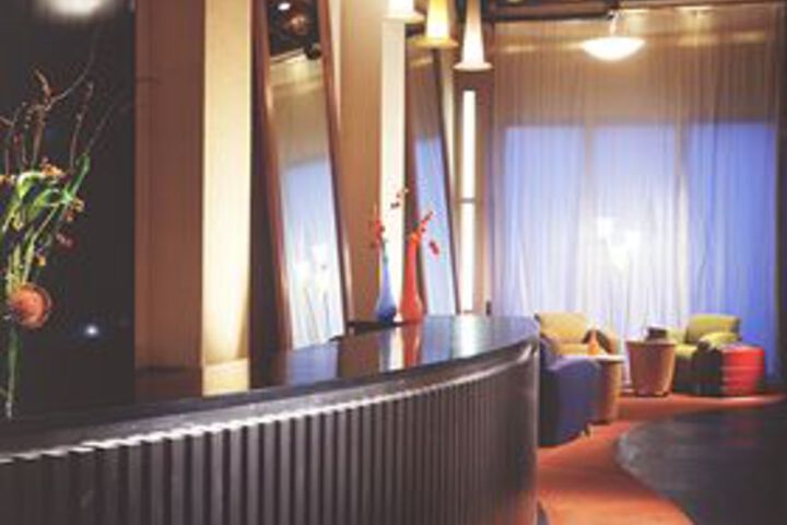 HOTEL METROPOLIS