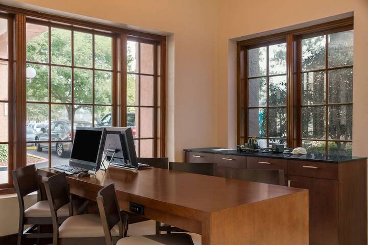 Business Center 29 of 29