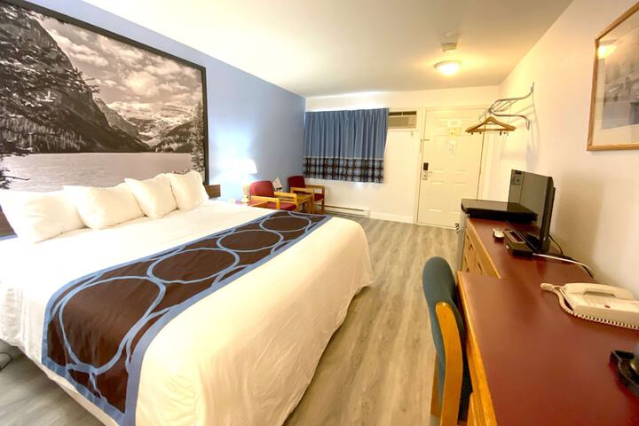 Room 25 of 37