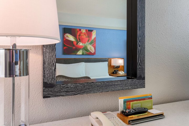Room 26 of 53