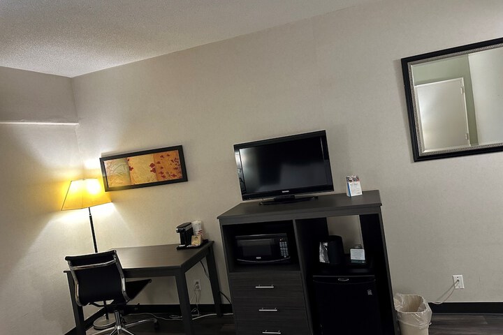 Room 22 of 38