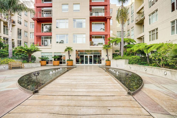 Luxe Condo w / Private Patio & Perks in Emeryville!