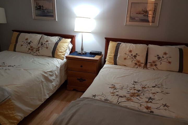Room 8 of 33