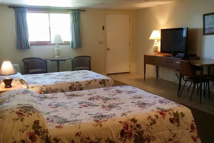 Room 11 of 19