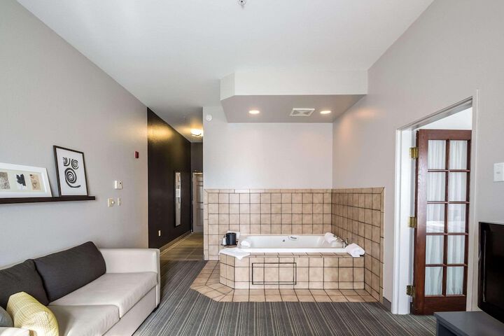 Room 15 of 42