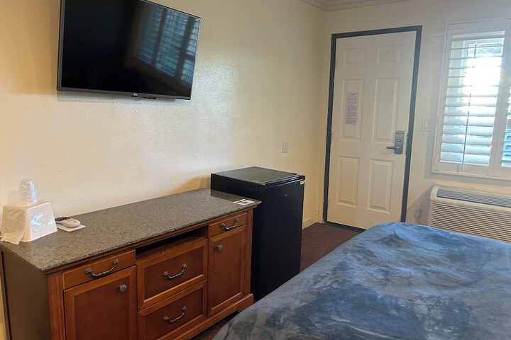 Room 19 of 28