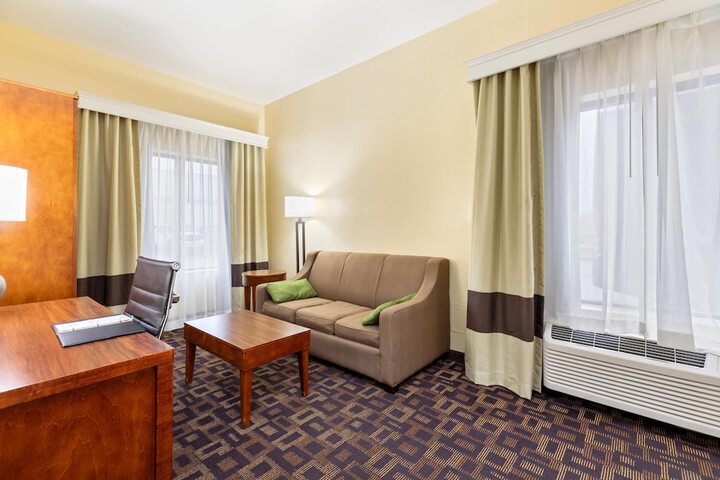 Comfort Inn & Suites North Aurora - Naperville
