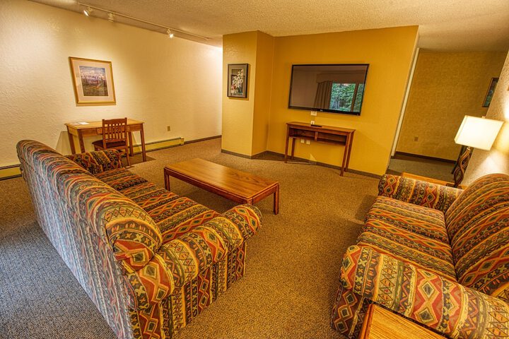 Room 14 of 33