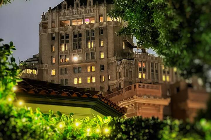 Hotel 10 of 207