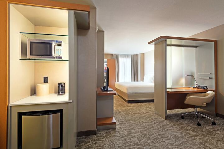 Room 9 of 26