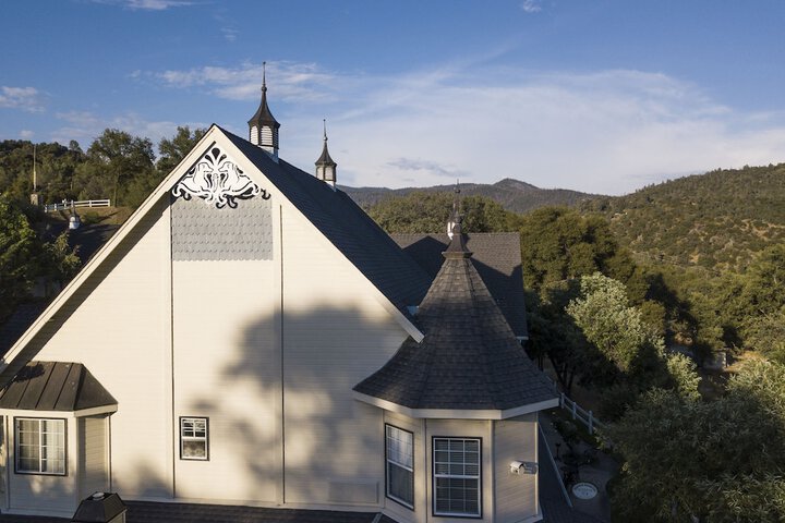 Hounds Tooth Inn