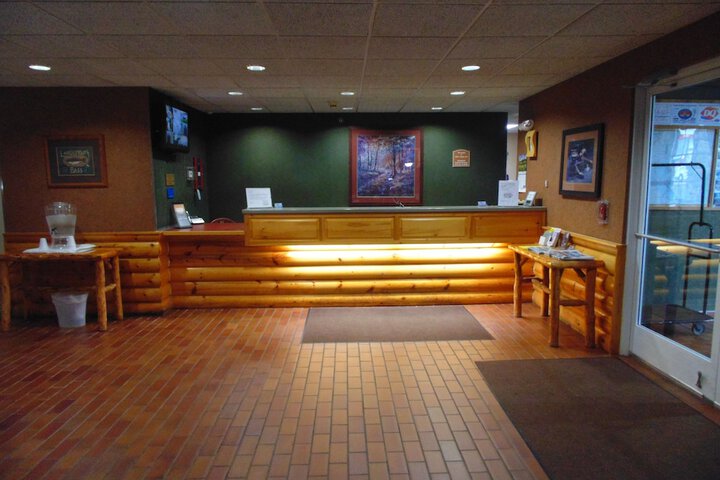 American Inn and Suites Houghton Lake