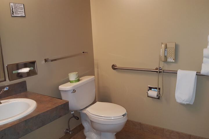 Room 11 of 28