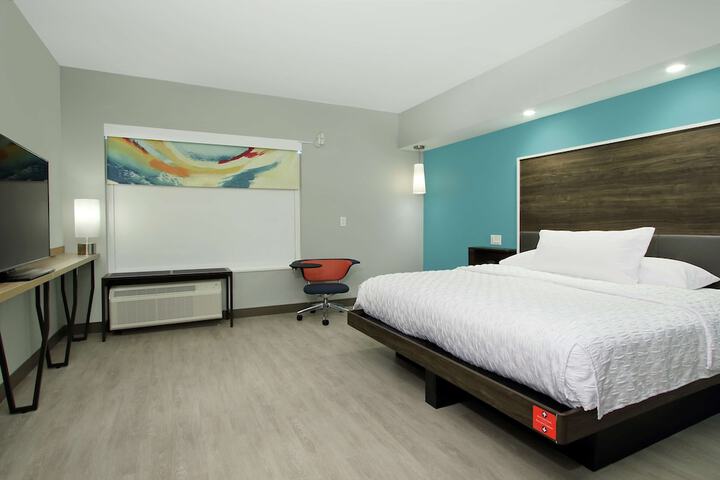 Room 19 of 38