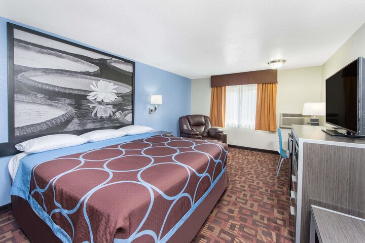 Super 8 by Wyndham Moberly MO