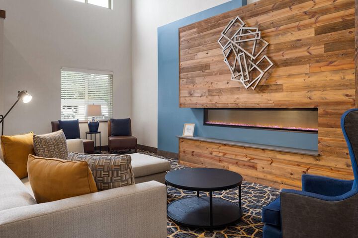 Little Crow Hotel & Conference Trademark by Wyndham