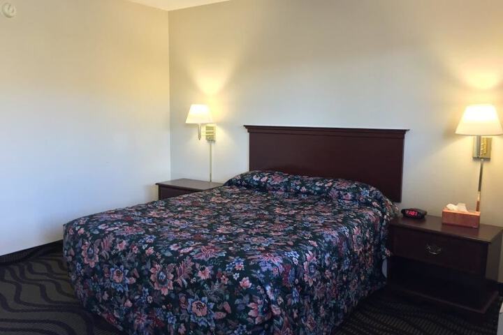 Room 10 of 40