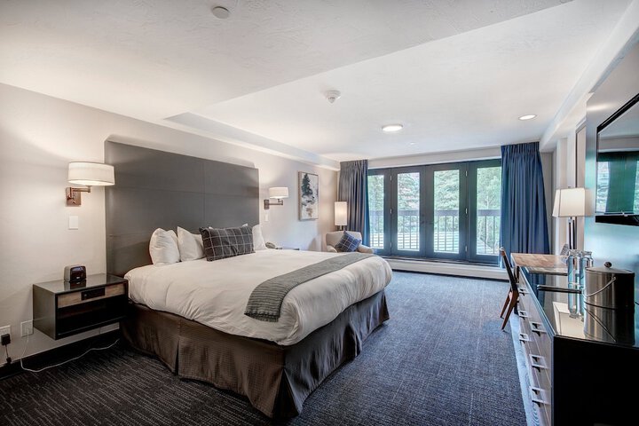 Room 106 of 242