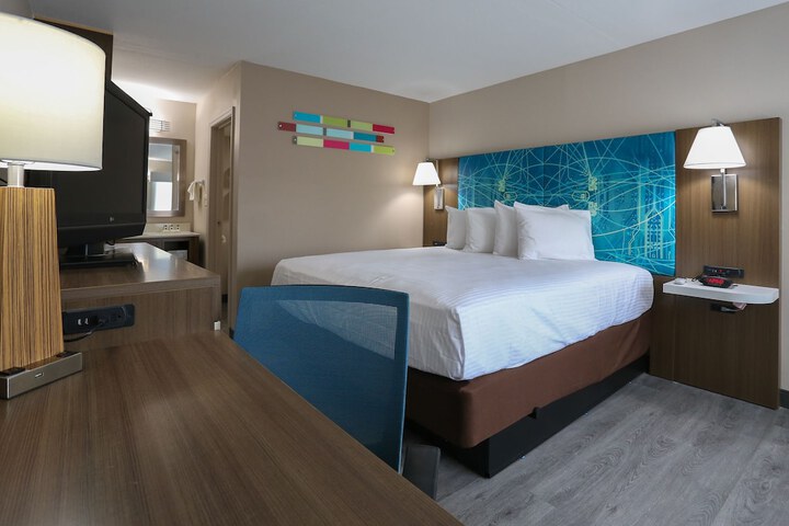 Room 6 of 24