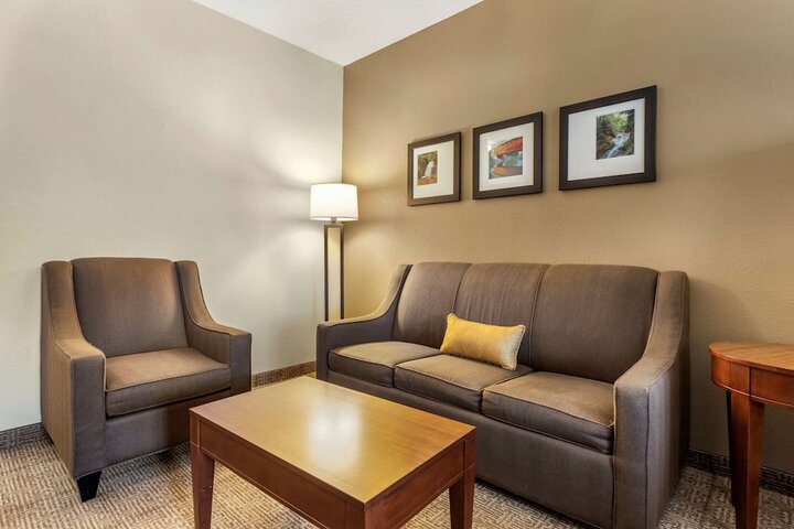 Room 16 of 32
