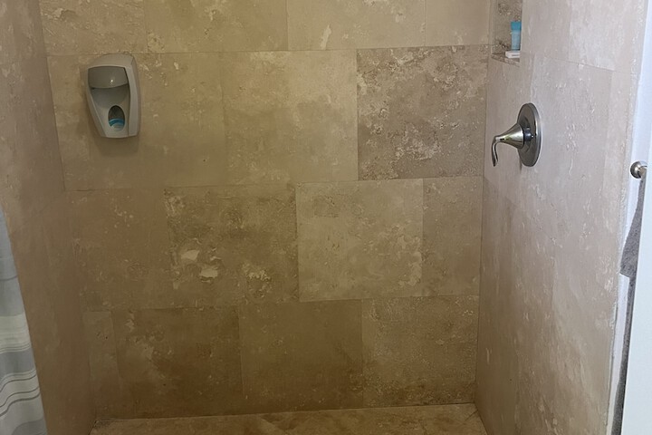 Room 32 of 44