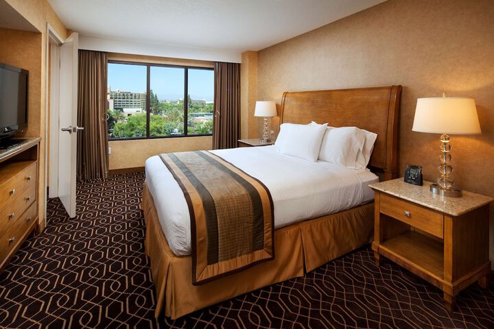 DoubleTree Suites by Hilton Anaheim Rsrt - Convention Cntr