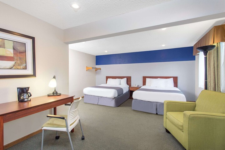Room 10 of 19