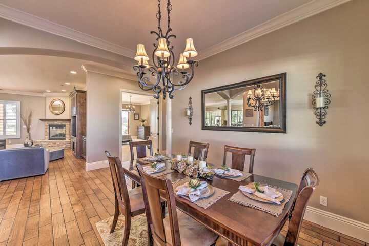 Near Wineries: Elk Grove Getaway w / Saltwater Pool