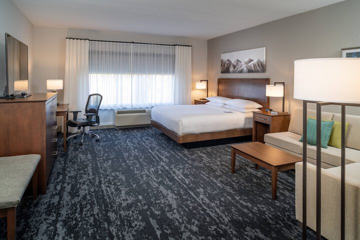 Room 12 of 28