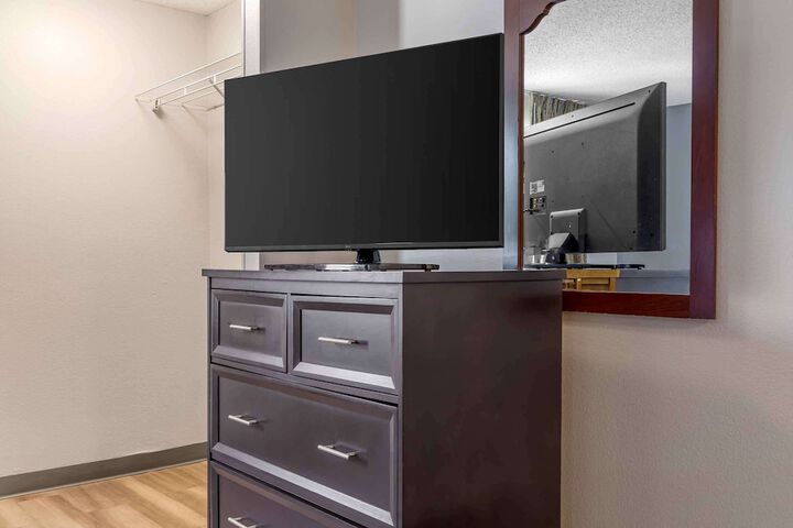 Room 21 of 28