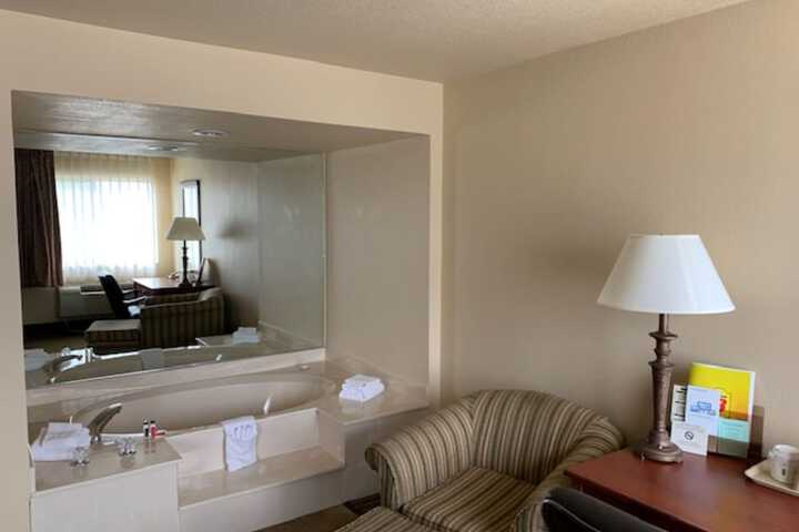 Super 8 by Wyndham Perryville