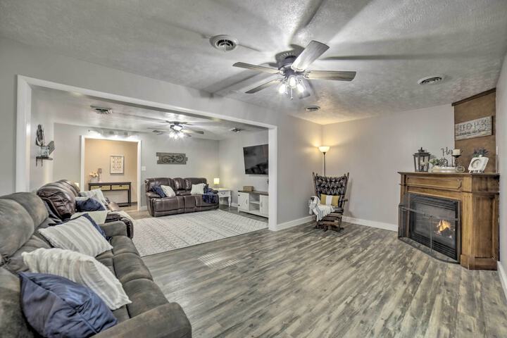 Near Mines & Meadows: Spacious Home w / Game Room