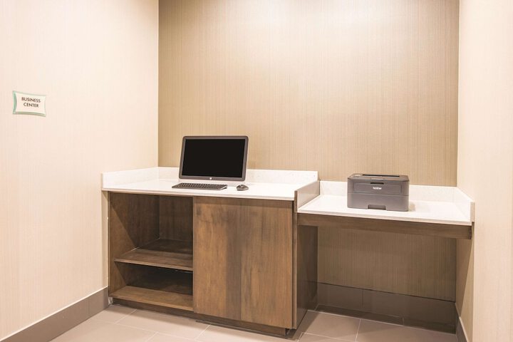 Business Center 36 of 36