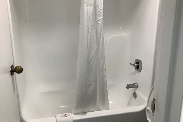 Room 16 of 44
