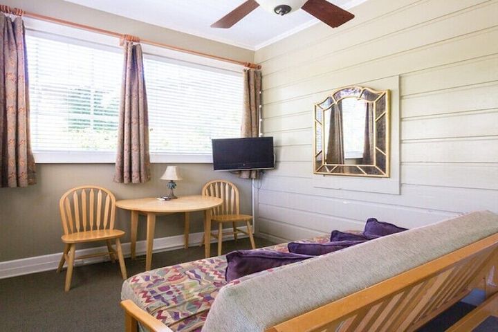 Room 11 of 36