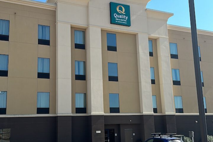 Quality Inn & Suites Pearsall