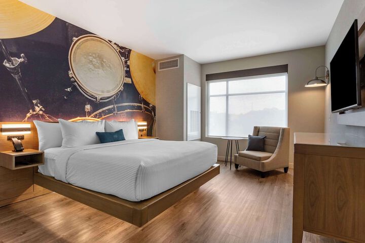Room 42 of 75