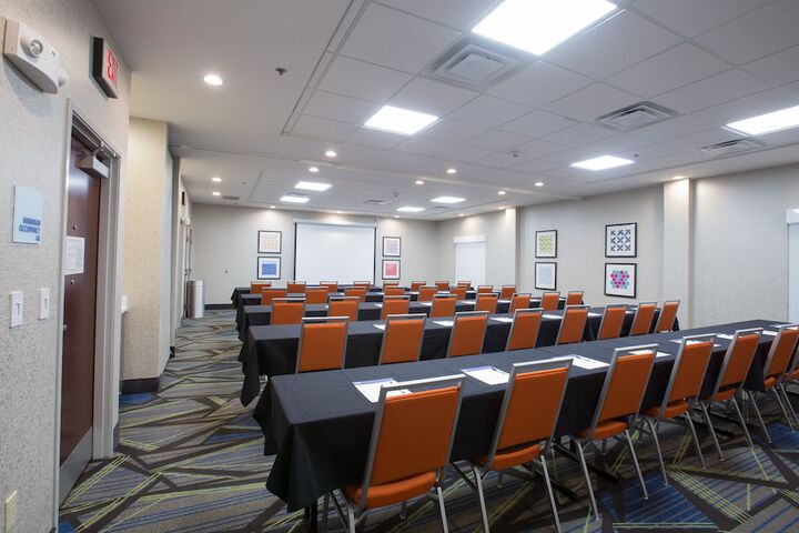 Holiday Inn Express Hotel & Suites Tupelo by IHG