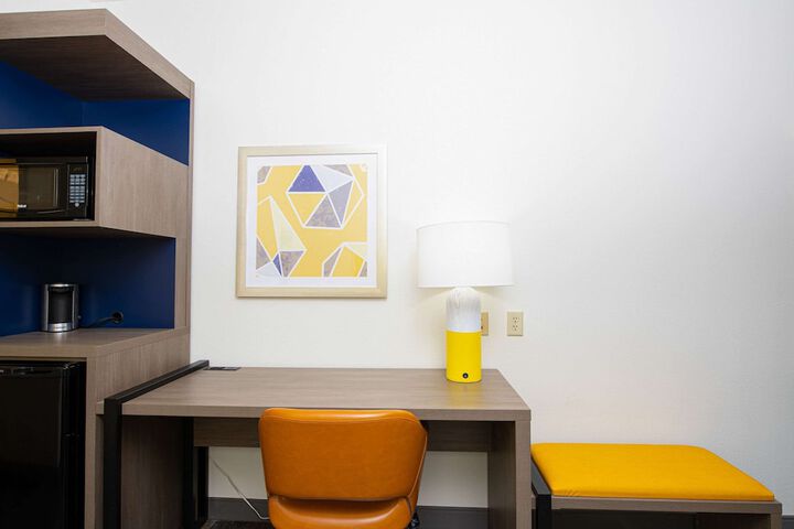 Room 15 of 34