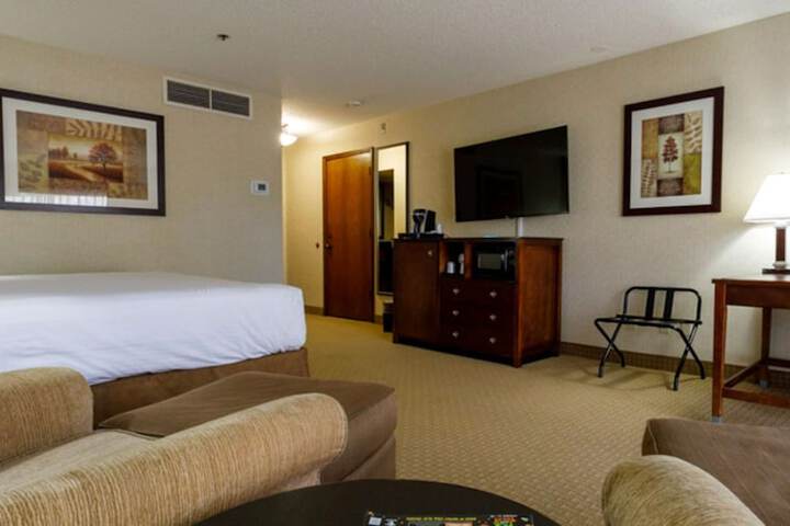 Maverick Hotel and Casino by Red Lion Hotels