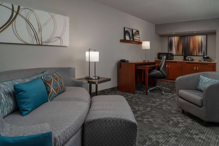 Room 8 of 23