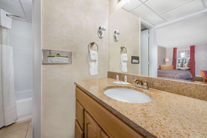 Room 5 of 13