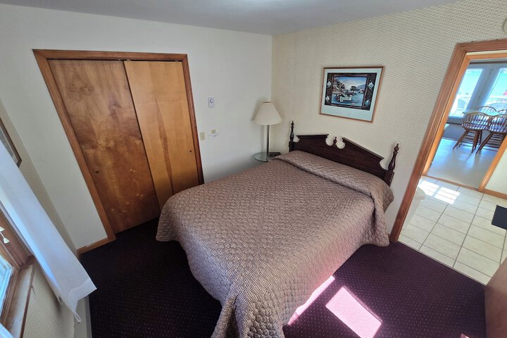 Lake View Motel