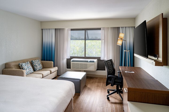 Room 11 of 38
