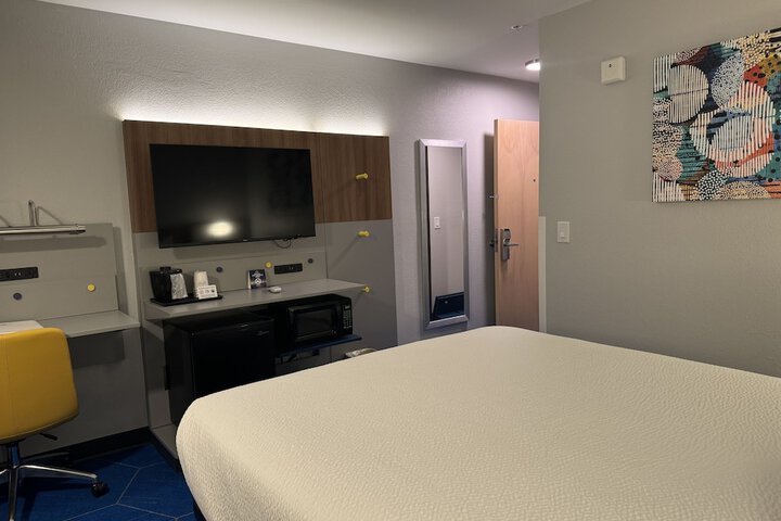Room 18 of 50
