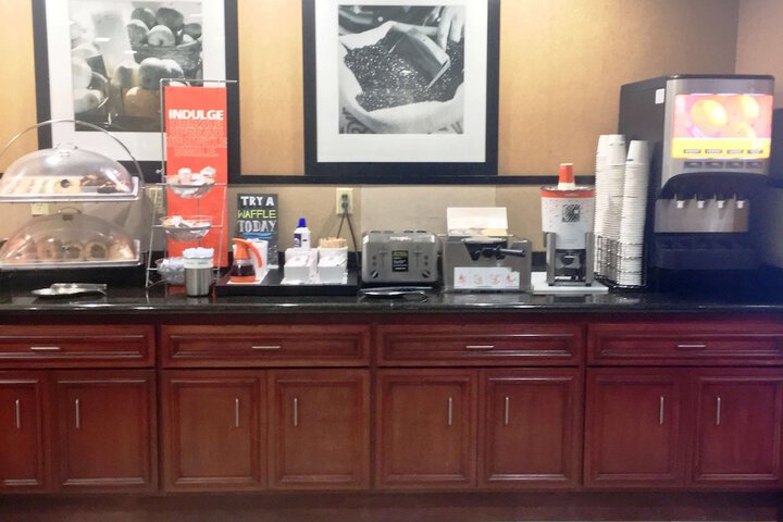 Breakfast/Coffee Service 25 of 31