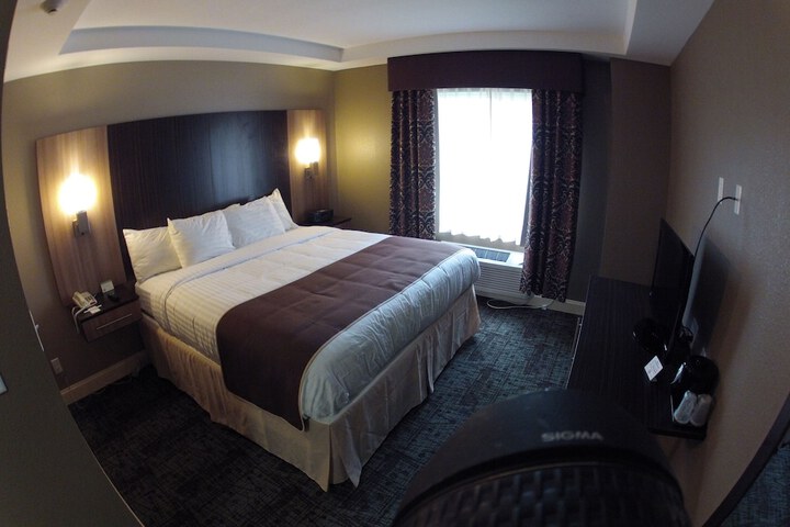 Room 12 of 32