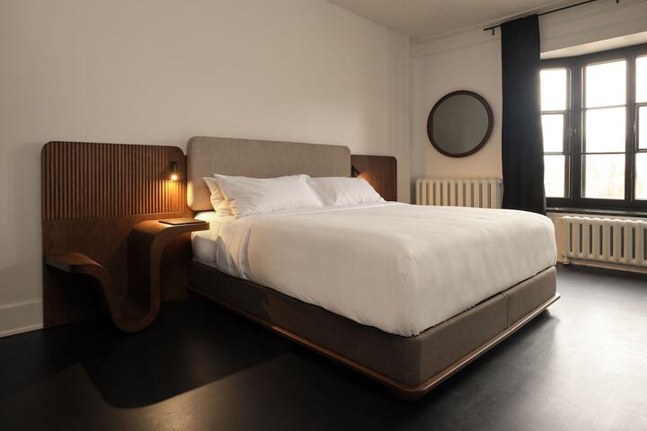 Room 33 of 44