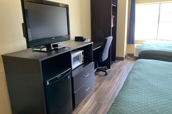 Room 27 of 95