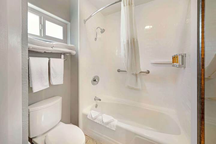 Best Western Plus Black Oak